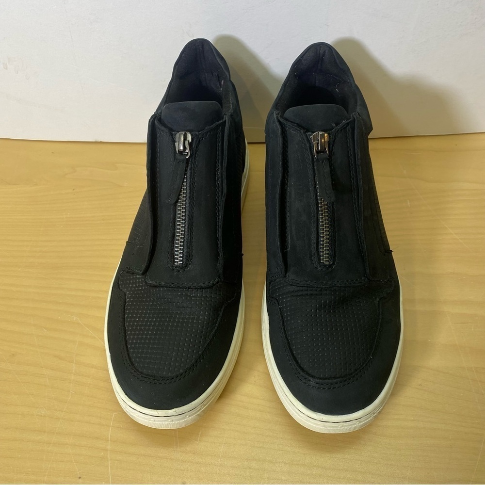 Earth Zane Soft Buck Women's size 9B  Black Nubuck Lifestyle Sneakers Shoes